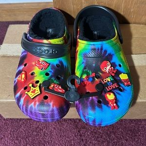 Crocs Lined Clogs w/Charms M8/W10